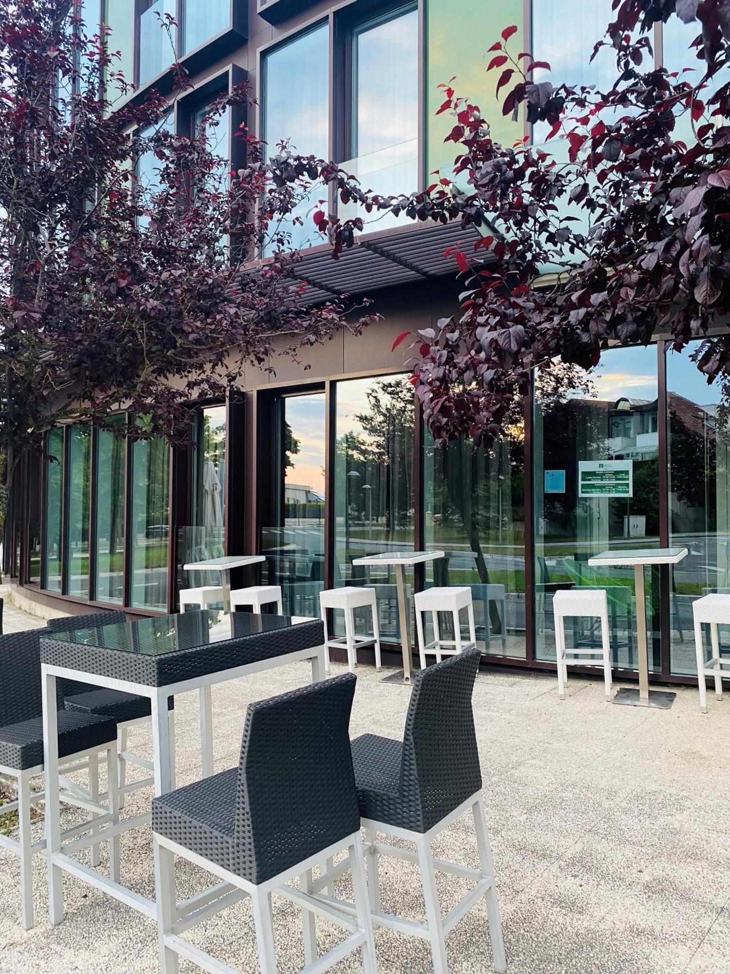 Hotel Jardines De Uleta Suites Віторія-Гастейс Екстер'єр фото