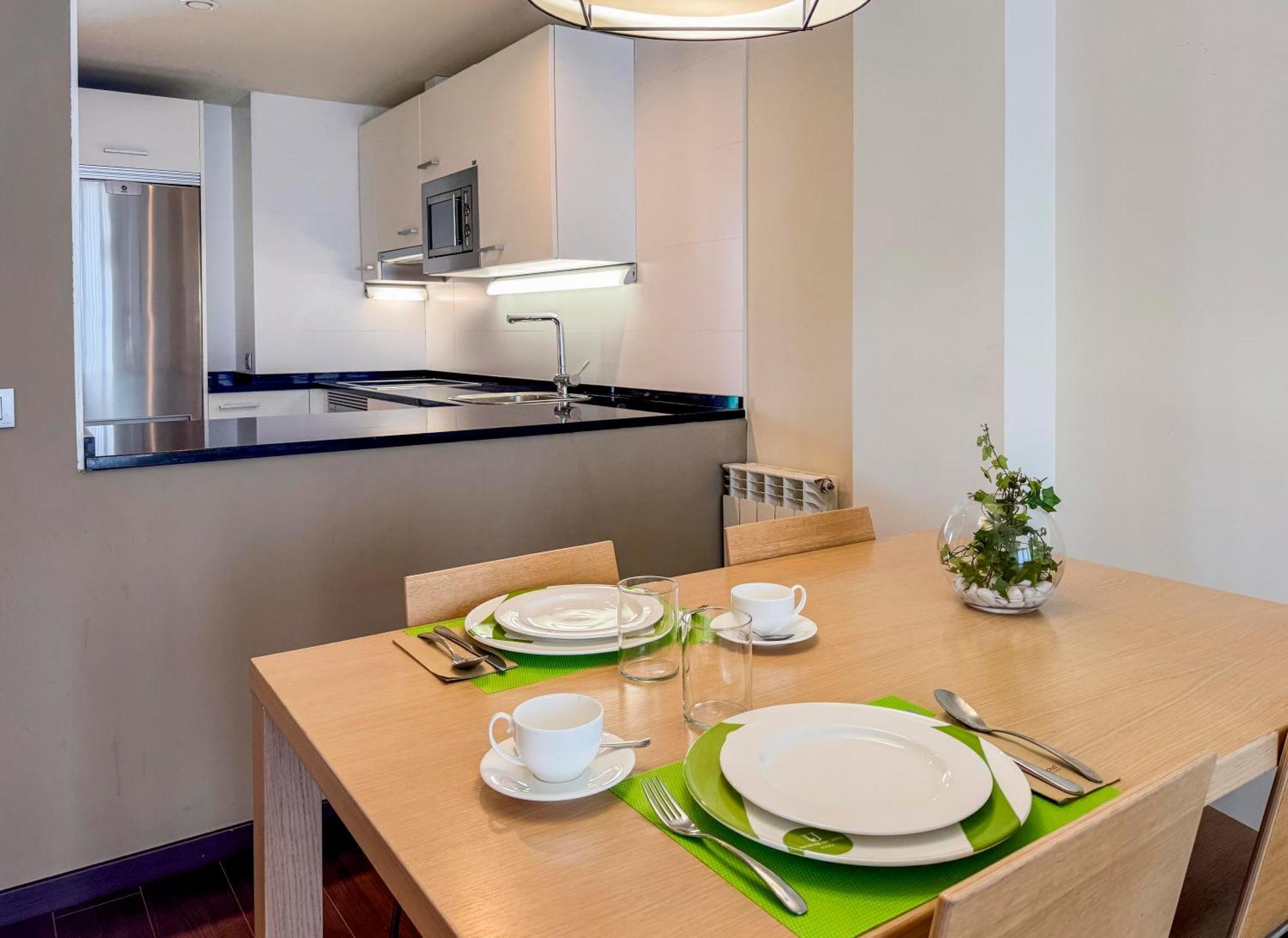 Hotel Jardines De Uleta Suites Віторія-Гастейс Екстер'єр фото